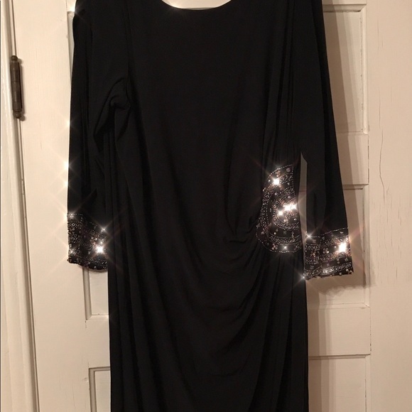 Black evening gown - Picture 6 of 8